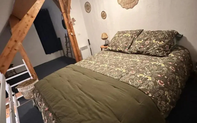 26m With Balcony Near The Center And The Beach