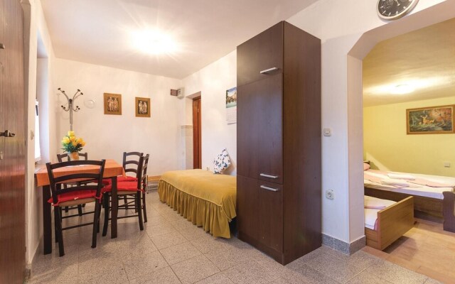 Amazing Home in Premantura With Wifi and 2 Bedrooms