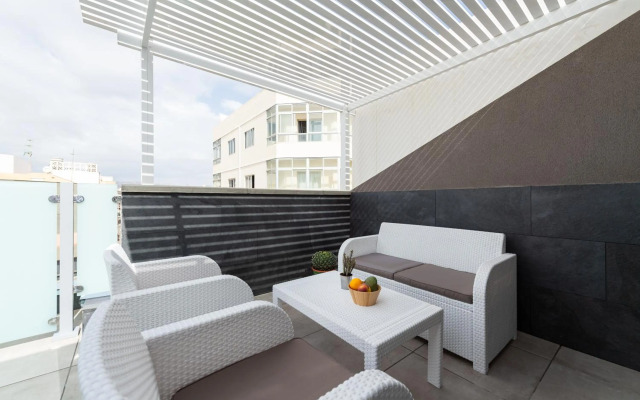 Durmiendo sobre el mar, Vivienda Los Riscos