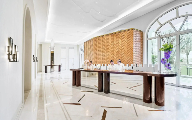 Carlton Cannes, a Regent Hotel