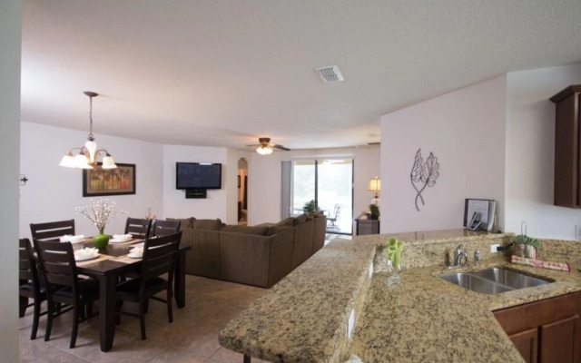 Robert's Cypress Pointe Vacation Home