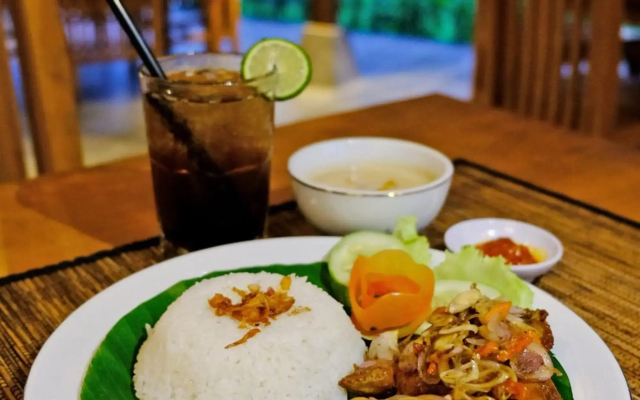 The Nalaya Hotel & Resto