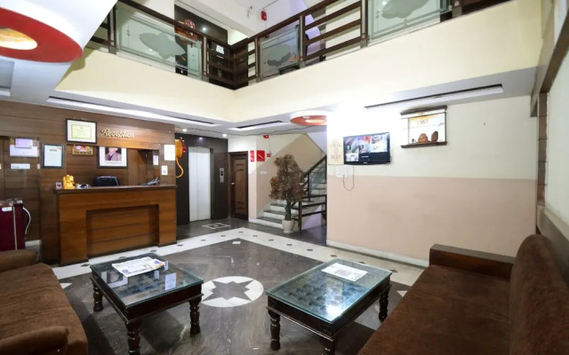 OYO 2289 Hotel Radha Palace