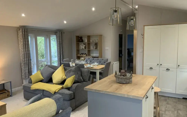 Clouded Yellow - Beautiful Modern Lodge, Kippford