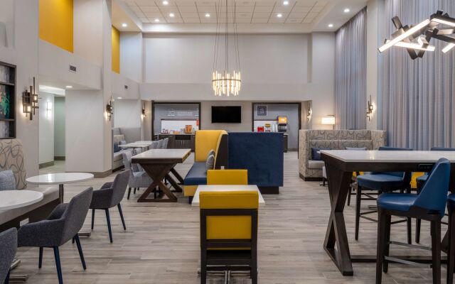 Hampton Inn & Suites Agoura Hills