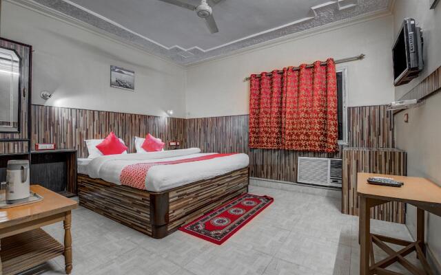 OYO Flagship 7852 Hotel Embassy