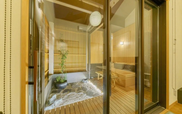 Yadoya Yanagidori West