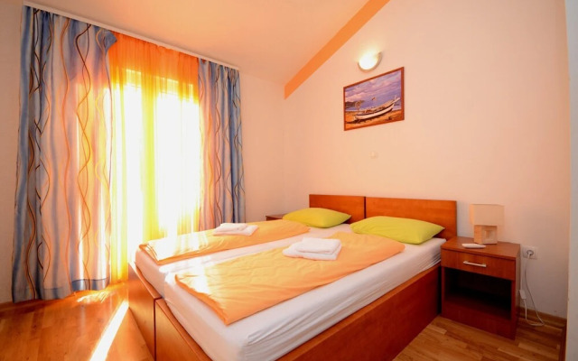 A6 - apt With 2 Balconies, 5 min Walking to Beach