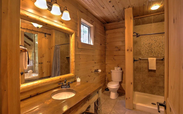 Pine Cove Lodging