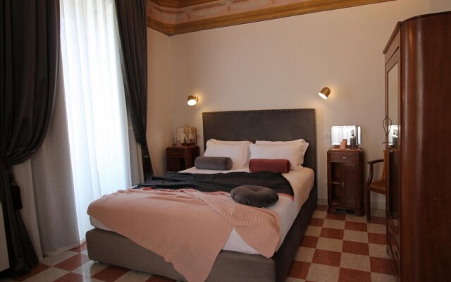 1940 Luxury Accommodations - 1 Rubino CAV