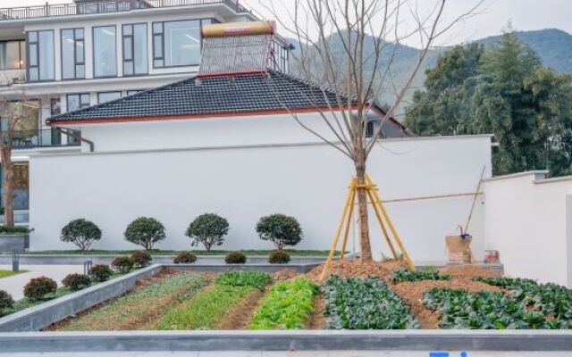 Changxing Manju B & B