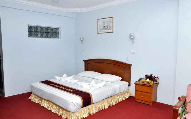 Summer Palace Hotel