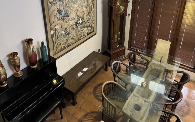 R Residence Jakarta