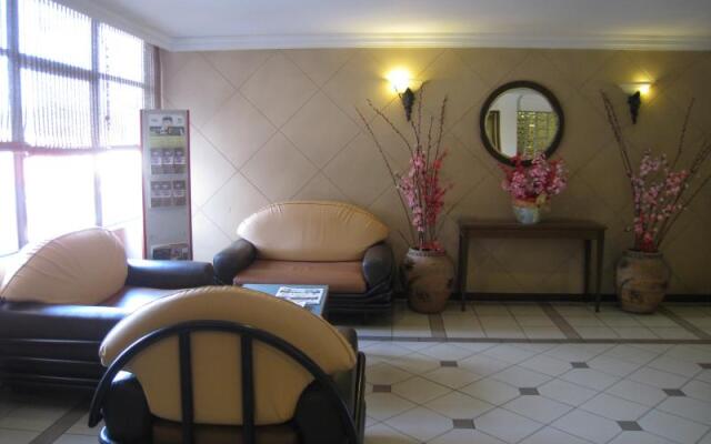 Hotel Centrepoint (Self Check In After 5PM)