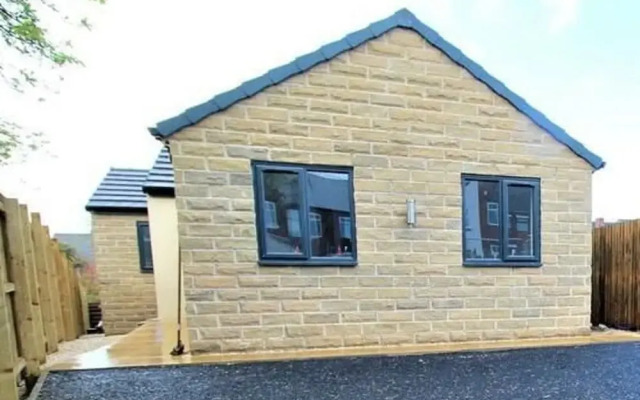 2 Bed Bungalow - Large Enclosed Garden - New Build
