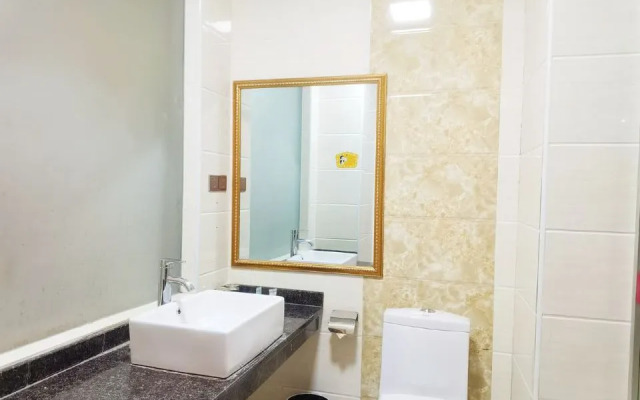 Kam · Tak · Yil Hotel