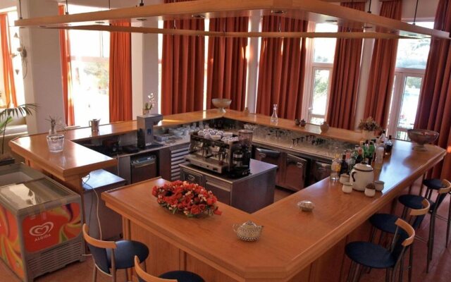 Eristos Beach Hotel
