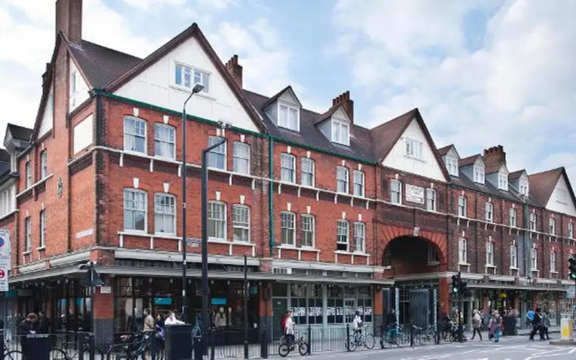 Stunning 2-bed Converted Warehouse - Sleeps 4