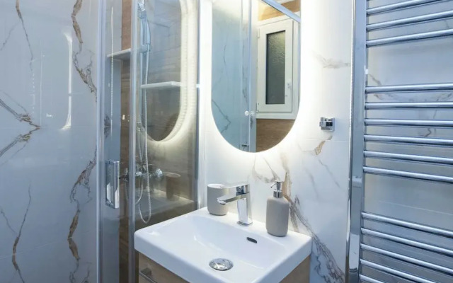 Fresh Modern 1 Bd Apt in Vibrant Patisia