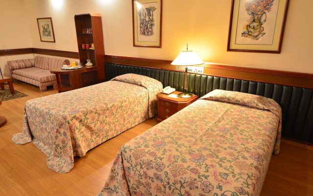 Hotel Gran Corona
