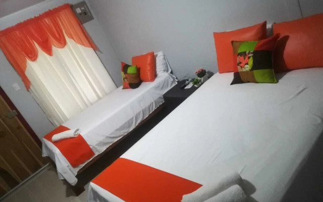 Soda y Cabinas El Parque