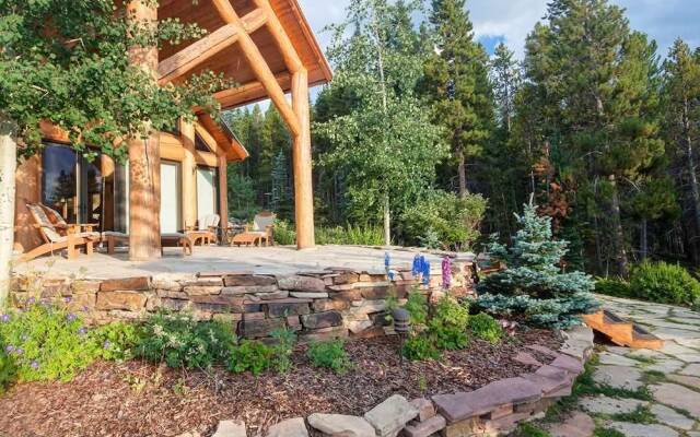 Rubywood - Private Home by RedAwning