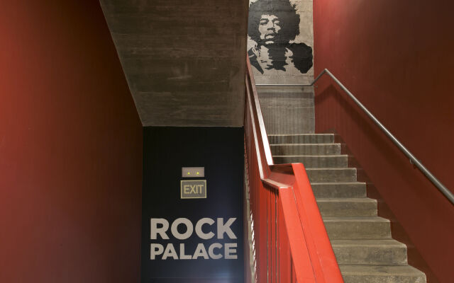 Sant Jordi Hostels Rock Palace