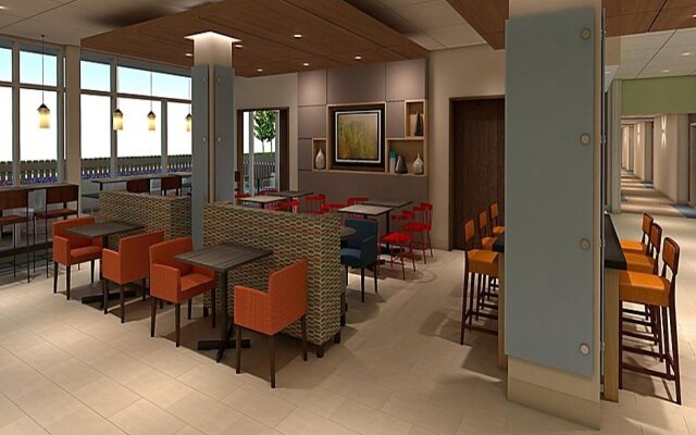 Holiday Inn Express & Suites Kingfisher by IHG