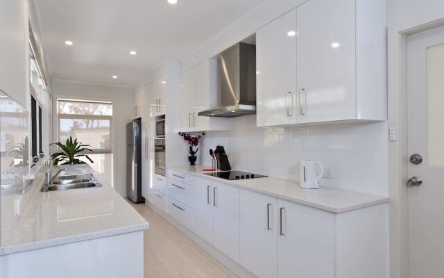 Wanda View, 245 Soldiers Point Road