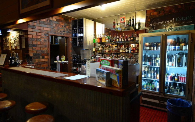 Winning Post Motor Inn