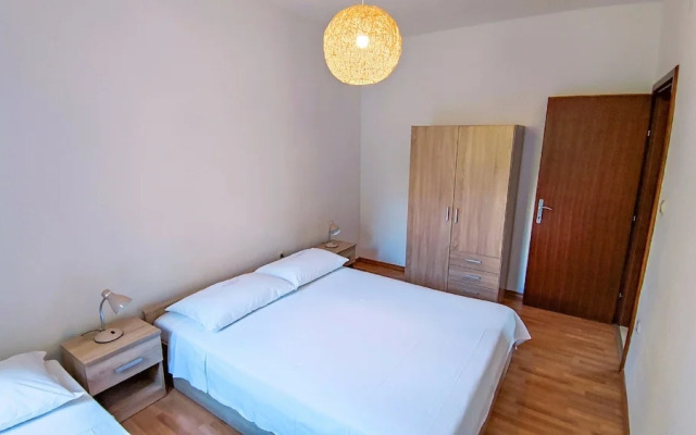 Leana Apartments , Island of Brač