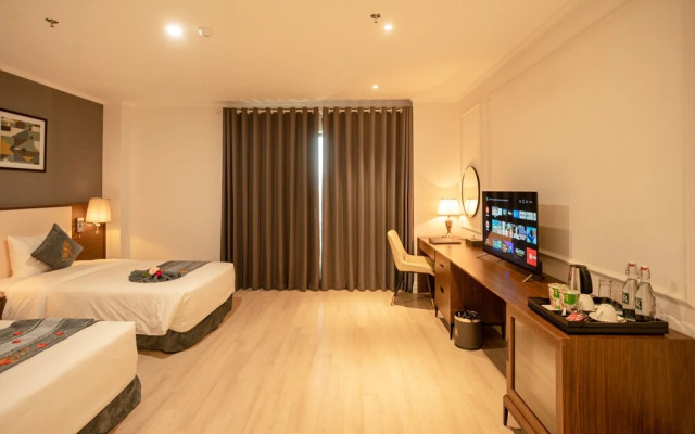 Rex Quang Binh Hotel