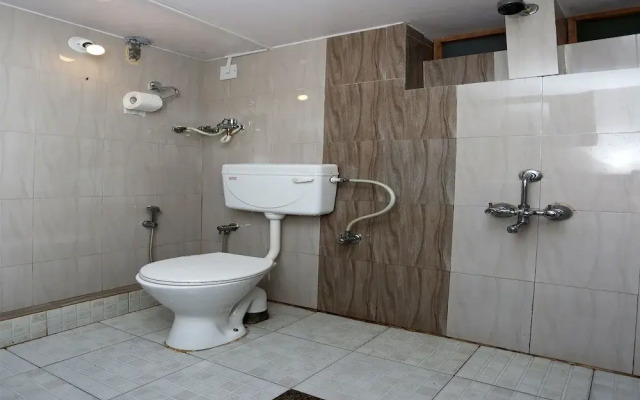 OYO 9263 Home Breezy 2BHK Raja's Seat