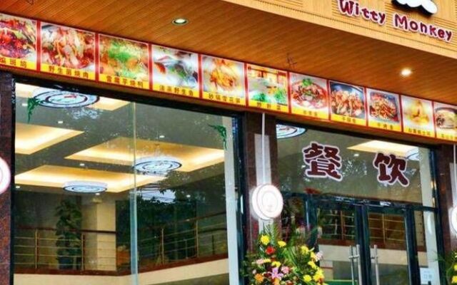 Witty Monkey Hotel