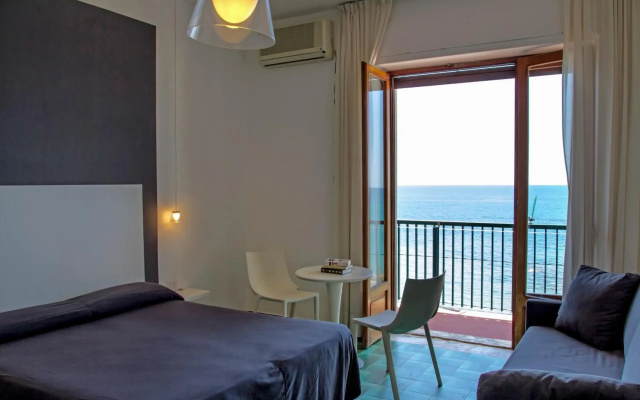 Hotel La Playa