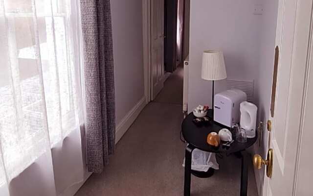 The Albert Hotel