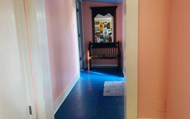 Blue Moon Guest House and Saloon