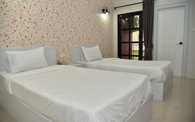 Ploy's Pearl Hotel