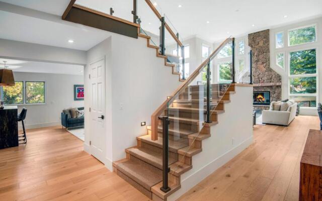 Modern Beaver Creek Private House