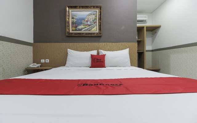 RedDoorz Plus @ Tuparev Cirebon