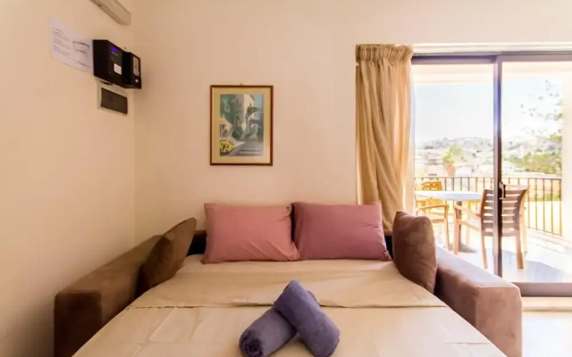 Merill Pool and Sea Charming Apart 4