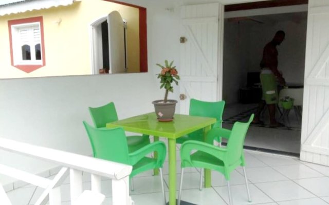 Apartment With 3 Bedrooms in Le Moule, With Enclosed Garden and Wifi - 3 km From the Beach
