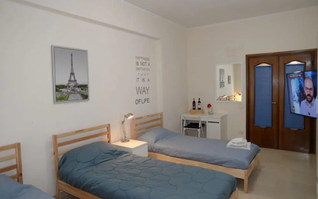 Room-emilio Home Triple Room in our Cozy