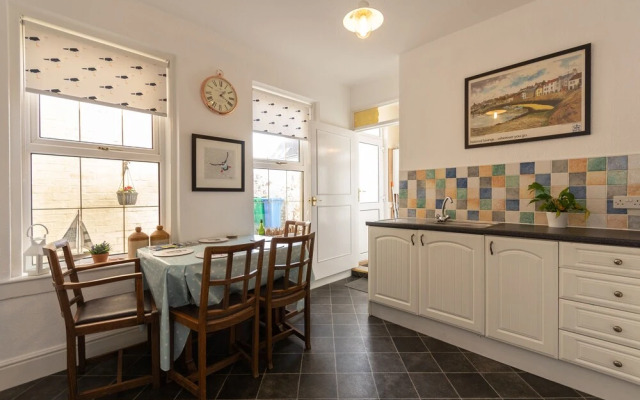 Crail Farm House Perfect for TheCowShed