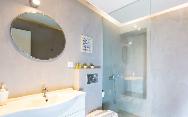 Meltemi Coast Suites
