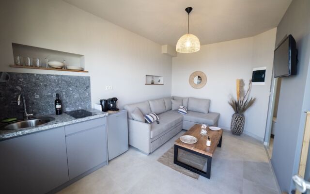Theros Suites