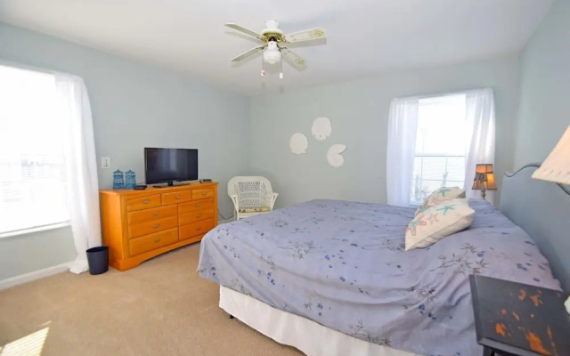 Barge Road 136o9 3 Bedroom Home by RedAwning