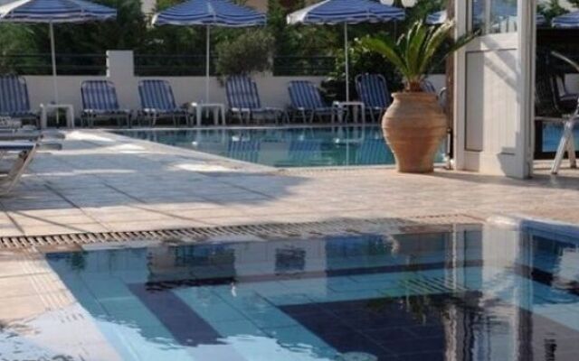 Chrysanthi Hotel Studio & Apartments