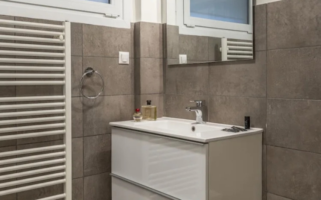 Mystique One Bedroom Apartment by BluPine