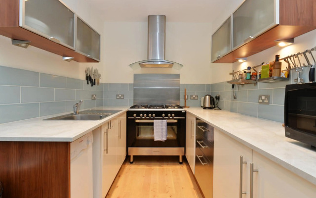 Executive 3 bed in The Meadows